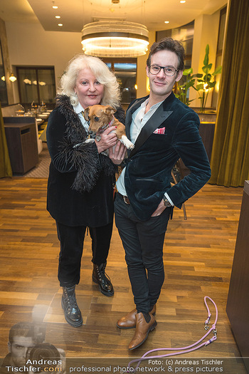 Haute Couture Austria Award - Hotel Steigenberger, Wien - Di 11.01.2022 - Marika LICHTER mit Sohn Paul und Hund Ella28