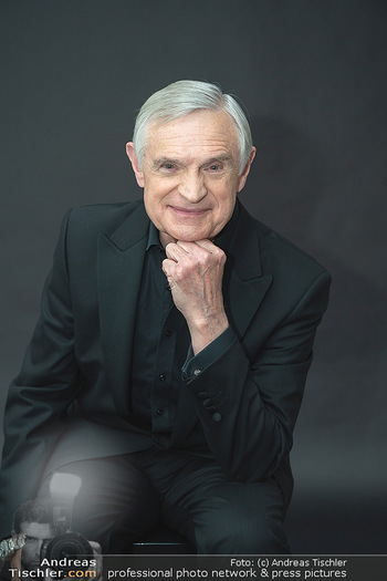 Body & Age Neutrality Shooting - Ordination Apfolterer, Wien - Mi 12.01.2022 - Thomas SCHÄFER-ELMAYER (Portrait)18