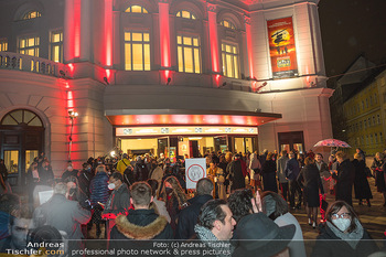 Premiere ´Miss Saigon´ - Raimund Theater, Wien - So 23.01.2022 - Großer Andrang vor dem Raimund Theater28