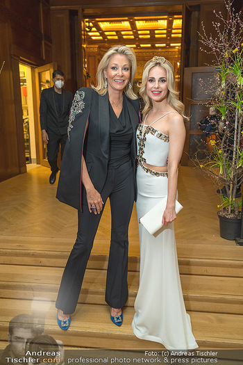 Woman of the year Gala - Park Hyatt Hotel, Wien - Di 08.03.2022 - Silvia SCHNEIDER, Nadja SWAROVSKI89