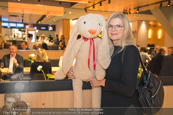 VIP Opening - McDonalds Filiale MaHü Wien - Mi 16.03.2022 - Karin SCHMIDT (Kinderhilfe) mit Fluffi94