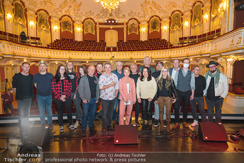 Ukraine Charity Konzert Berndorf Hilft - Stadttheater Berndorf - Fr 18.03.2022 - Gruppenfoto der auftretenden Künstler18