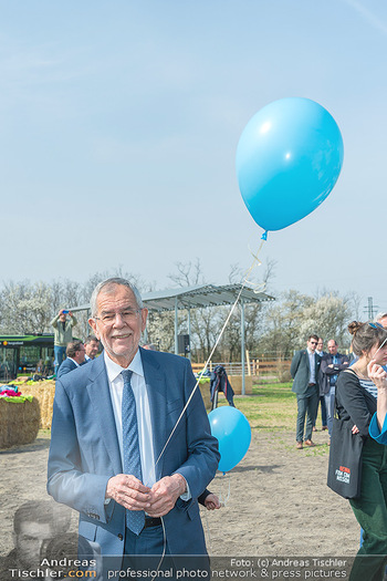 GreenTech BioCampus Opening - Seehof, Donnerskirchen - Di 29.03.2022 - Alexander VAN DER BELLEN mit Luftballon1