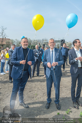 GreenTech BioCampus Opening - Seehof, Donnerskirchen - Di 29.03.2022 - Alexander VAN DER BELLEN, Hans Peter DOSKOZIL mit Luftballon137