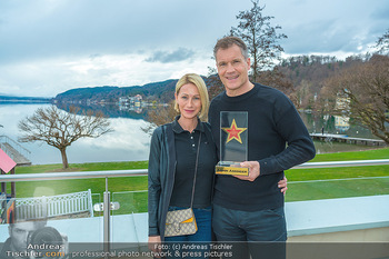 Saison Opening - Werzer´s Hotel, Pörtschach - Fr 01.04.2022 - Armin ASSINGER mit Ehefrau Sandra und Award37