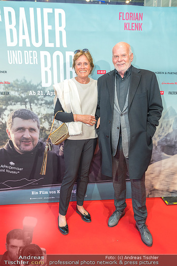 Kinopremiere ´Der Bauer und der Bobo´ - Gartenbaukino Wien - Mi 20.04.2022 - Manfred und Miriam AINEDTER14