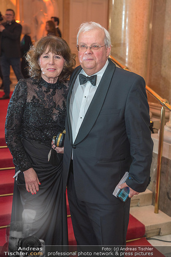 ROMY Gala 2022 - Hofburg, Wien - Sa 23.04.2022 - Christian WEHRSCHÜTZ mit Ehefrau Elisabeth71
