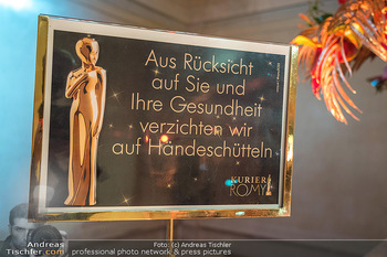ROMY Gala 2022 - Hofburg, Wien - Sa 23.04.2022 - Corona Warnhinweisschild, Hände schütteln, Virus199