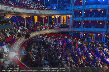 Amadeus Austrian Music Awards - Volkstheater, Wien - Fr 29.04.2022 - Innenraum, Publikumsraum, Zuschauer, Gäste, Liveshow165