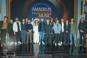 Amadeus Austrian Music Awards - Volkstheater, Wien - Fr 29.04.2022 - Gruppenfoto, Schlussbild, Sieger Amadeus Awards285