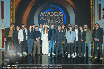 Amadeus Austrian Music Awards - Volkstheater, Wien - Fr 29.04.2022 - Gruppenfoto, Schlussbild, Sieger Amadeus Awards286