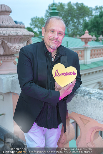 Diversity Ball - Kursalon Hübner, Wien - Sa 07.05.2022 - Gery KESZLER mit lovemore Award41