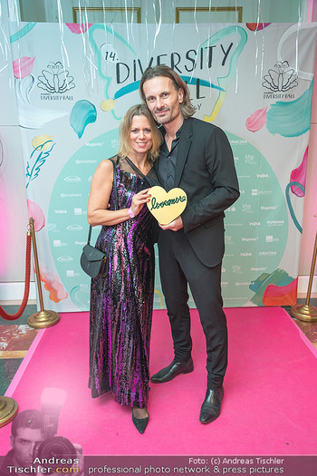 Diversity Ball - Kursalon Hübner, Wien - Sa 07.05.2022 - Ronny KOKERT mit Frau99