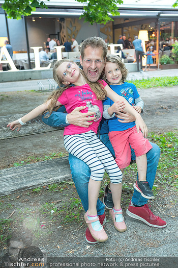 5 Jahresfeier - Die Allee - Di 24.05.2022 - Andreas FERNER mit Kindern Maria und Otto30
