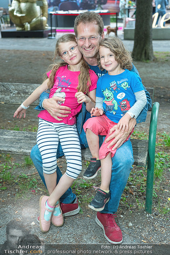 5 Jahresfeier - Die Allee - Di 24.05.2022 - Andreas FERNER mit Kindern Maria und Otto32