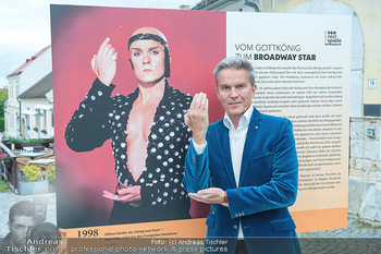 Ausstellungseröffnung ´Vom Gottkönig zum Broadway Star´ - Rust Rathausplatz, Burgenland - Mi 25.05.2022 - Alfons HAIDER5