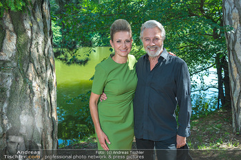 Premiere ´Der Guru´ - Schlosspark Laxenburg, NÖ - So 12.06.2022 - Angelika NIEDETZKY, Adi HIRSCHAL22