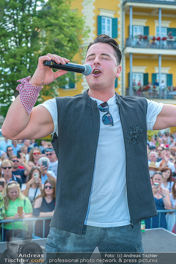 40 Jahre Supernasen - Velden, Kärnten - Fr 17.06.2022 - Andreas GABALIER live auf der Bühne, Fans, Volks-Rock´n´Rolle105