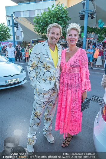 40 Jahre Supernasen - Velden, Kärnten - Fr 17.06.2022 - Thomas GOTTSCHALK mit Freundin Karine MROß (Mross)204