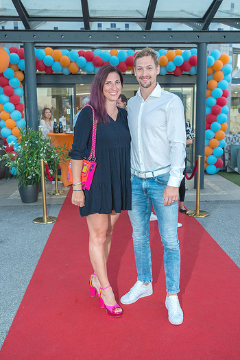 Eröffnung - Beta Wellness Concept Store - Do 23.06.2022 - Mirna JUKIC mit Ehemann Alexander BERGER101