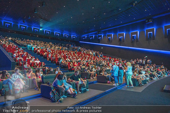 Kinopremiere Liebesdings - Palais Coburg und Cineplexx Millennium City - Di 05.07.2022 - Voller Kinosaal, Publikum, Gäste, Zuschauer, Kinopublikum49