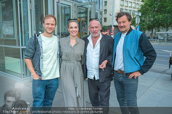 Kinopremiere Märzengrund - Urania Kino - Do 11.08.2022 - Verena ALTENBERGER, Johannes KRISCH, Adrian GOIGINGER, Harald WI37