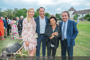Eröffnung Festival 2022 - Schloss Grafenegg, Nö - Fr 12.08.2022 - Familie Agi und Rudolf BUCHBINDER mit Sohn Michael und dessen Fr54