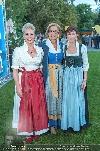 10. NÖ Trachtenball - Grafenegg - Sa 10.09.2022 - Johanna MIKL-LEITNER, Daniela FALLY, Anja KRUSE96