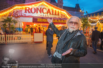 Premiere Roncalli - Zirkuszelt am Rathausplatz - Mi 14.09.2022 - Bernhard PAUL72