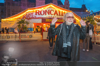 Premiere Roncalli - Zirkuszelt am Rathausplatz - Mi 14.09.2022 - Bernhard PAUL74
