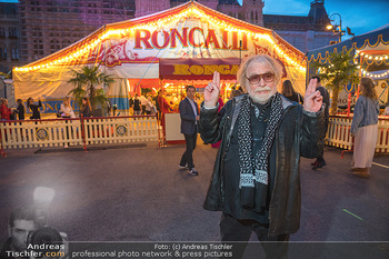 Premiere Roncalli - Zirkuszelt am Rathausplatz - Mi 14.09.2022 - Bernhard PAUL75