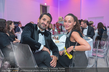 Schmuckstars Awards Gala 2022 - Ariana Event Halle - Sa 24.09.2022 - Ines und Fadi MERZA48