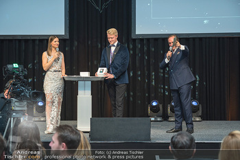 Schmuckstars Awards Gala 2022 - Ariana Event Halle - Sa 24.09.2022 - Irena MARKOVIC bietet mit100