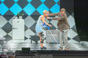 Bühnenfotos Die Tanzstunde - Stadttheater Berndorf - Mi 28.09.2022 - David OBERKOGLER, Kristina SPRENGER22