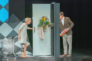 Bühnenfotos Die Tanzstunde - Stadttheater Berndorf - Mi 28.09.2022 - David OBERKOGLER, Kristina SPRENGER97