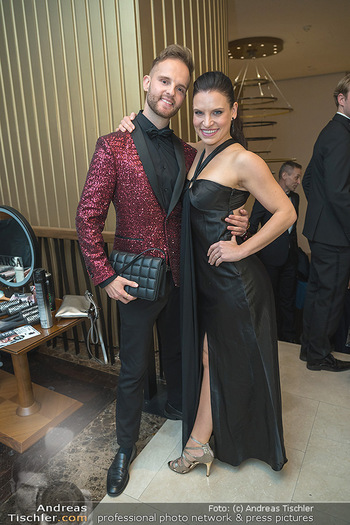 LOOK Spa Awards - Ritz Carlton Vienna - Do 13.10.2022 - Conny KREUTER mit Tanzpartner36