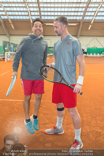 Rado Promis gegen Profis Tennis - Colony Tennisclub, Wien - So 23.10.2022 - Tricky NIKI, Stefan MAIERHOFER22