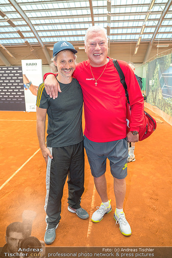 Rado Promis gegen Profis Tennis - Colony Tennisclub, Wien - So 23.10.2022 - Toni Anton POLSTER, Michael OSTROWSKI35