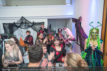 Halloween Party - Tanzschule Rueff, Wien - Mo 31.10.2022 - Halloweenparty, verkleidete Menschen44
