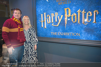 Harry Potter Ausstellungseröffnung - Metastadt, Wien - Do 15.12.2022 - Johanne BROADFIELD, Tom ZALLER18