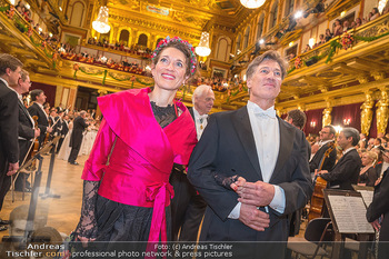 Philharmonikerball - Musikverein, Wien - Do 19.01.2023 - Tobias MORETTI mit Ehefrau Julia3