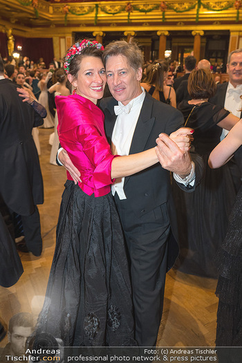 Philharmonikerball - Musikverein, Wien - Do 19.01.2023 - Tobias und Julia MORETTI beim Tanzen200