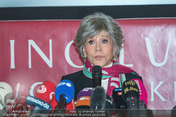Jane Fonda PK und Autogrammstunde - Lugner City, Wien - Mi 15.02.2023 - Jane FONDA19