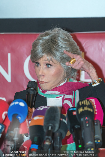 Jane Fonda PK und Autogrammstunde - Lugner City, Wien - Mi 15.02.2023 - Jane FONDA20