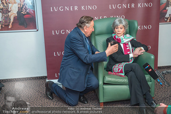 Jane Fonda PK und Autogrammstunde - Lugner City, Wien - Mi 15.02.2023 - Jane FONDA, Richard LUGNER73