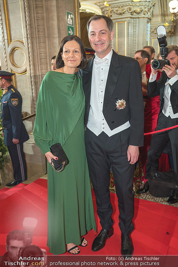 Opernball 2023 - Staatsoper, Wien - Do 16.02.2023 - Alexander DE CROO mit Ehefrau103
