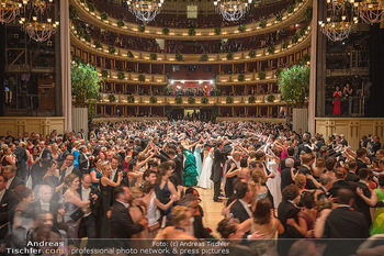 Opernball 2023 - Staatsoper, Wien - Do 16.02.2023 - Tanzfläche, Ballsaal, Übersichtsfoto, Gäste, Publikum286