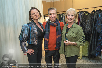 Charity Empfang - Boutique Atil Kutoglu - Mi 22.02.2023 - Atil KUTOGLU, Katharina Kathi NEHAMMER, Dagmar KOLLER1