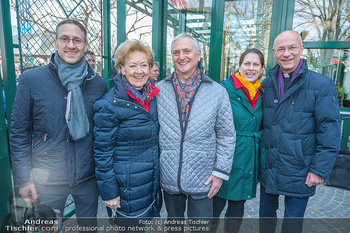 Saison Opening - Schweizerhaus - Mi 15.03.2023 - Familie Karl und Johanna KOLARIK mit Sohn Karl-Hans und Tochter 9