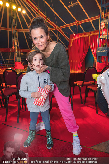 VIP Premiere - Circus im Prater, Wien - Sa 15.04.2023 - Romina COLERUS mit Sohn Felix7